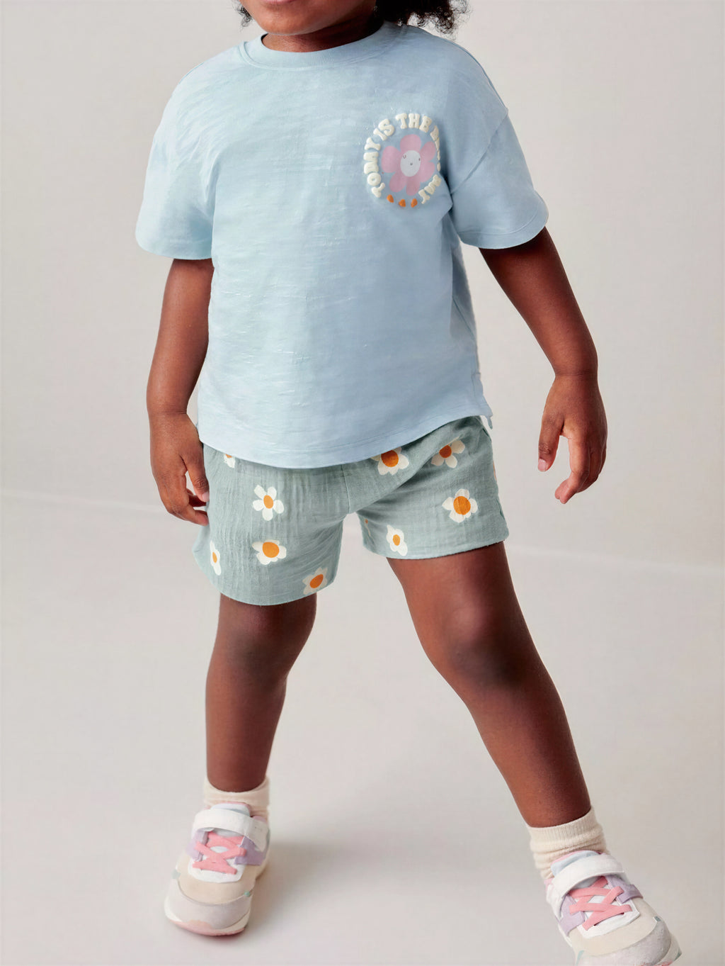 Daisy T-Shirt and Shorts Set